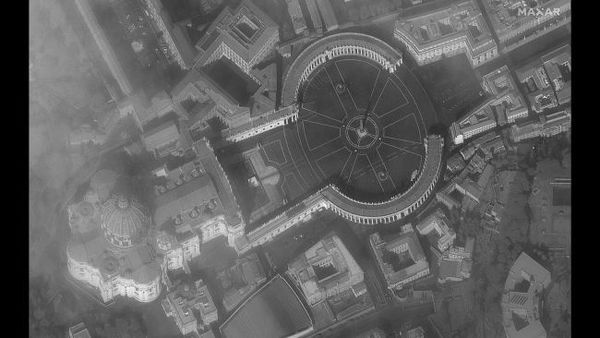 ميدان القديس بطرس في روما، في 18 مارس/آذار 2020.