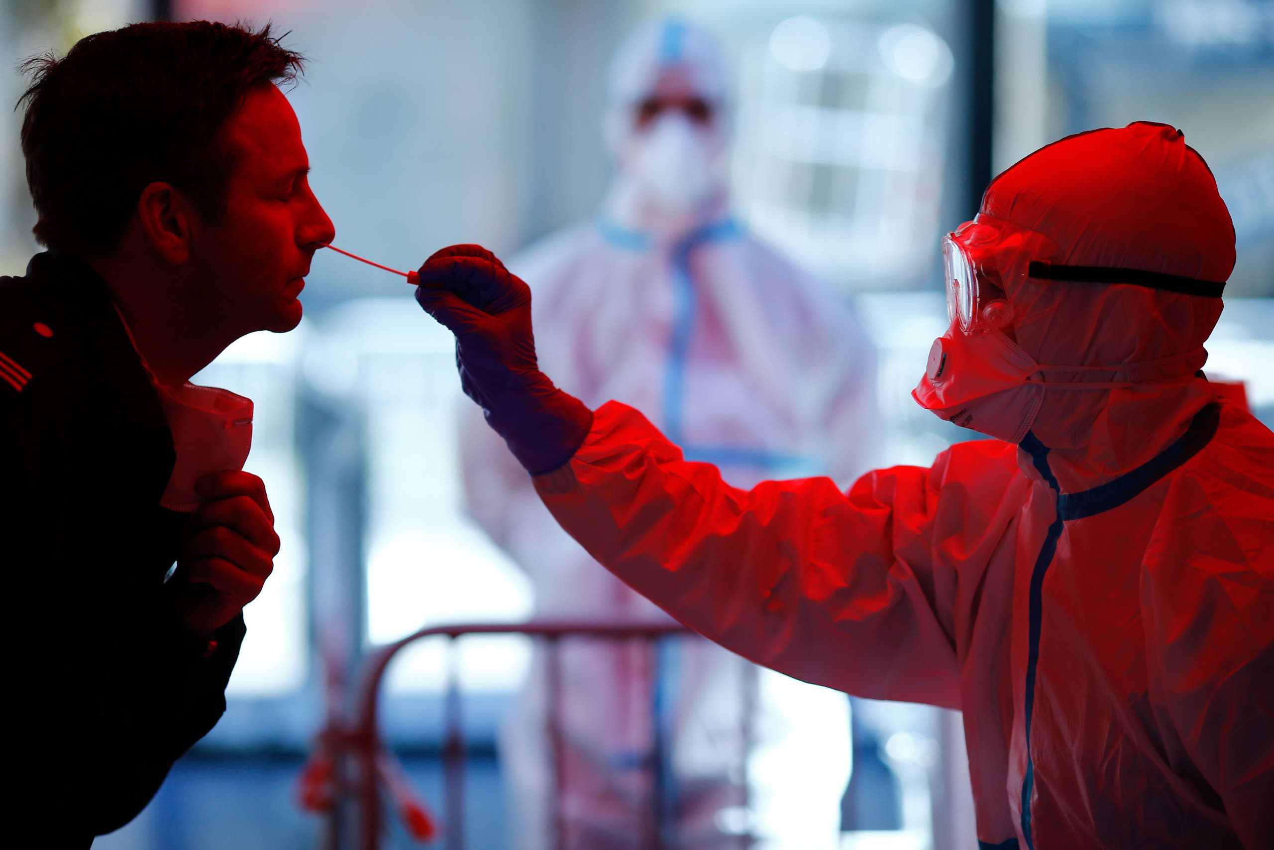 النساء أكثر قدرة على مقاومة كورونا من الرجال.. لهذه الأسباب