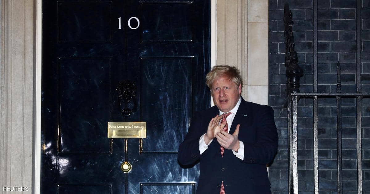 بعد تعافيه من كورونا.. جونسون يعود لمقر الحكومة في لندن