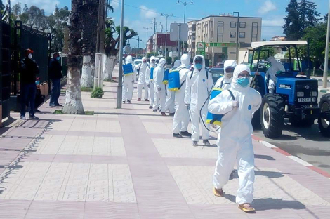 حملة جمعوية تعقم شوارع ومرافق “سوق الأربعاء”