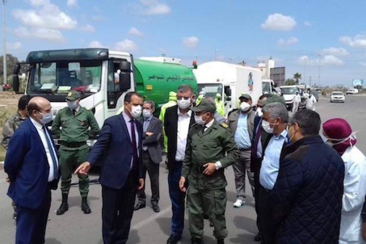 سلطة النواصر تراقب انخراط الجماعات في التعقيم