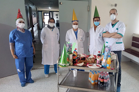 عيد ميلاد يُسعد طفلة مصابة بكورونا بمشفى مراكش