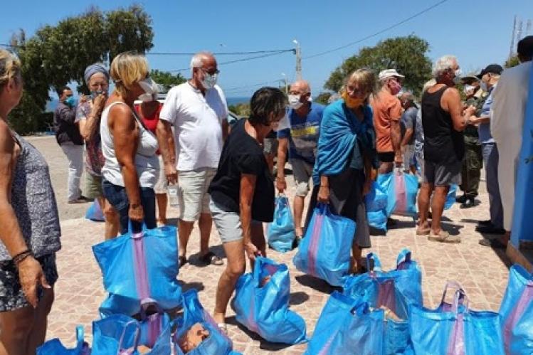 مبادرة تضامنية تشمل سياحا عالقين في شاطئ أكلو