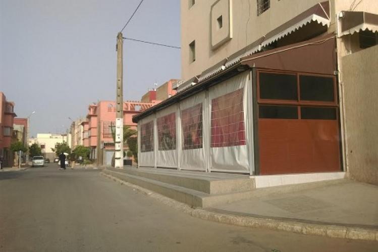 أرباب مقاهي تزنيت يرفضون العودة إلى الاشتغال