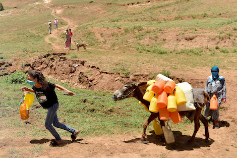 “العساكرة” .. دوار يكابد العطش ومرارة “الحگرة” نواحي العاصمة