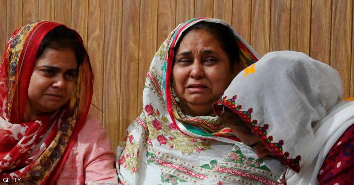 انتشال الصندوقين الأسودين للطائرة الباكستانية المنكوبة