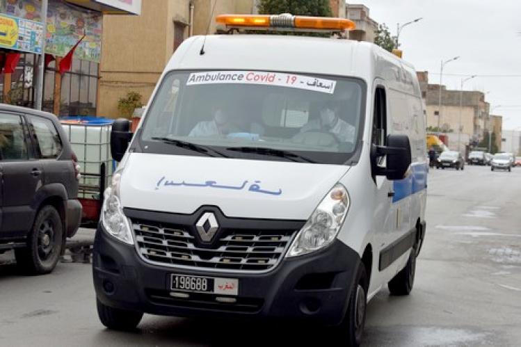 بائع متجول يصاب بكورونا ويثير رعب عين حرودة