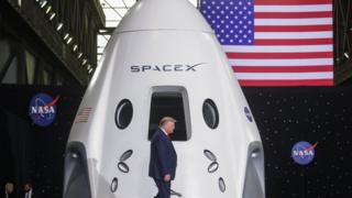 بحضور ترامب، انطلاق رحلة “تاريخية” إلى محطة الفضاء الدولية