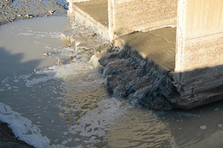 جمعية تحذر من خطورة مياه قذرة بضواحي مراكش