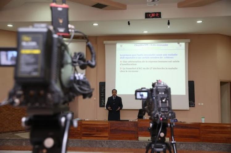 دراسة تسجل ضعف رضا مئات الطلبة الجامعيين عن التعليم عن بُعد