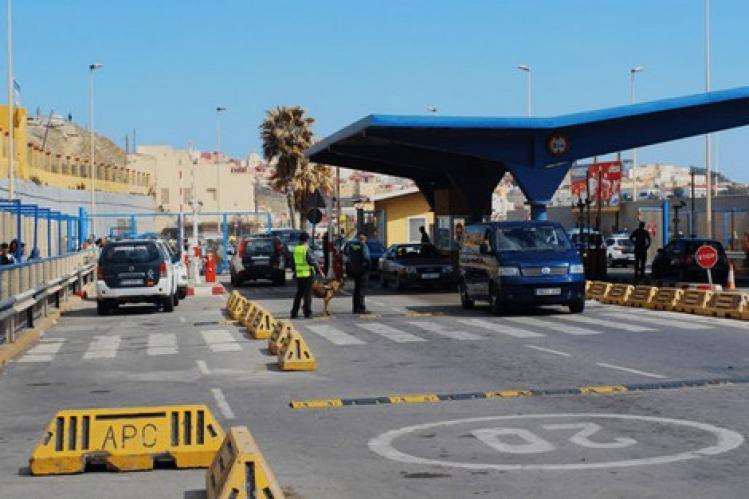 رفع العزل عن مدينتي سبتة ومليلية يَشْغَلُ إسبانيا