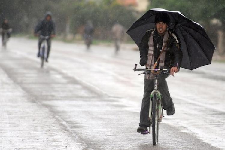 رياح وزخات رعدية قوية في عدد من مناطق المملكة