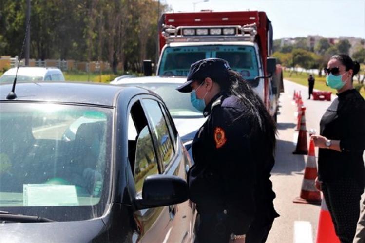 سلطات الرباط تحاصر “بؤر كورونا” بمنع التنقل بين أحياء في العاصمة