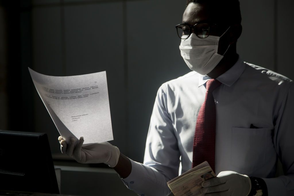 سوداني مصاب بكورونا يروي قصته مع الوباء ويوجه نصيحة للناس