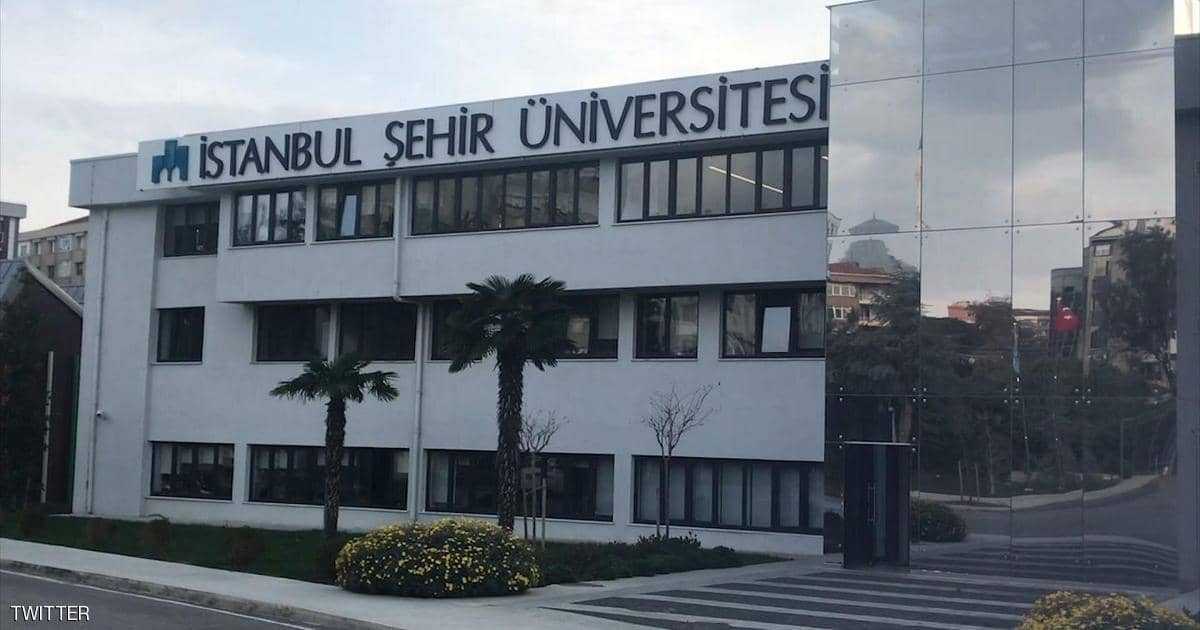 أردوغان ينتقم من رفيق دربه بإغلاق جامعة وسط إسطنبول