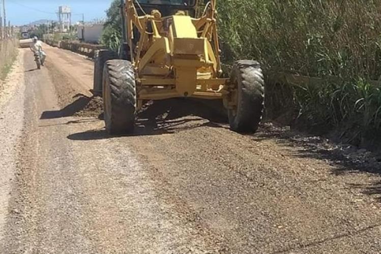 إصلاح طريق يفكّ العزلة عن دواوير بجماعة بوعرك