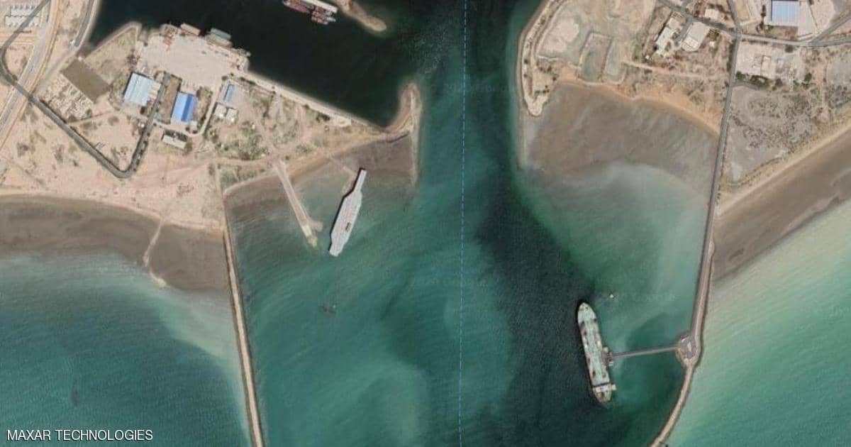 الأقمار الاصطناعية تكشف: إيران تبني حاملة طائرات “مزيفة”