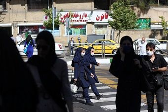 الخطر يعود.. إيران تسجل 107 وفيات بكرونا في يومٍ واحد لأول مرة منذ شهرين