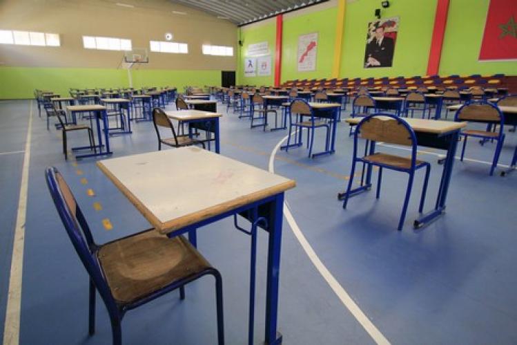 “باك كورونا” .. 10 تلاميذ بالقسم والوزارة تستعين بقاعات الرياضة