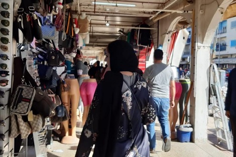 تخفيف الحجر الصحي يُخرج الناظوريين إلى الأسواق والمنتزهات