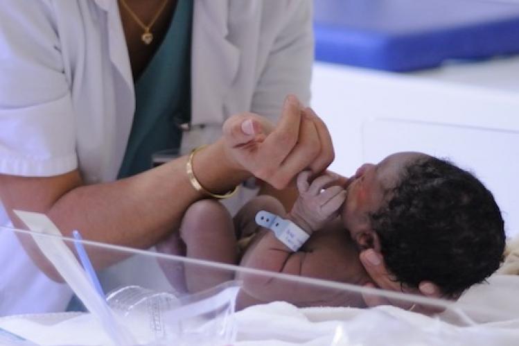 تنسيقية القابلات تطالب بتسوية أوضاع المعطلات