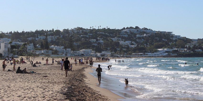 تونس ترفع الحظر.. وتعلن تخطي فيروس كورونا