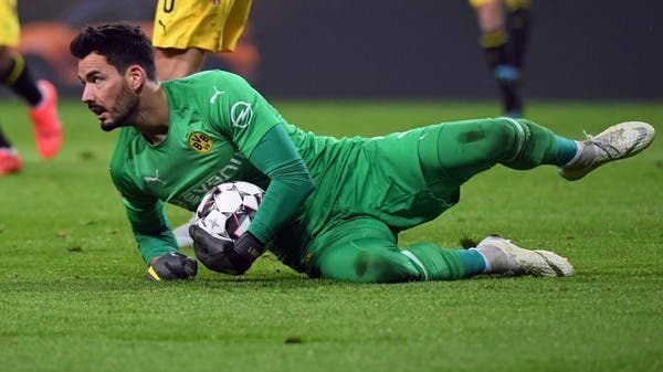 دورتموند يمدد عقد حارسه بوركي إلى 2023