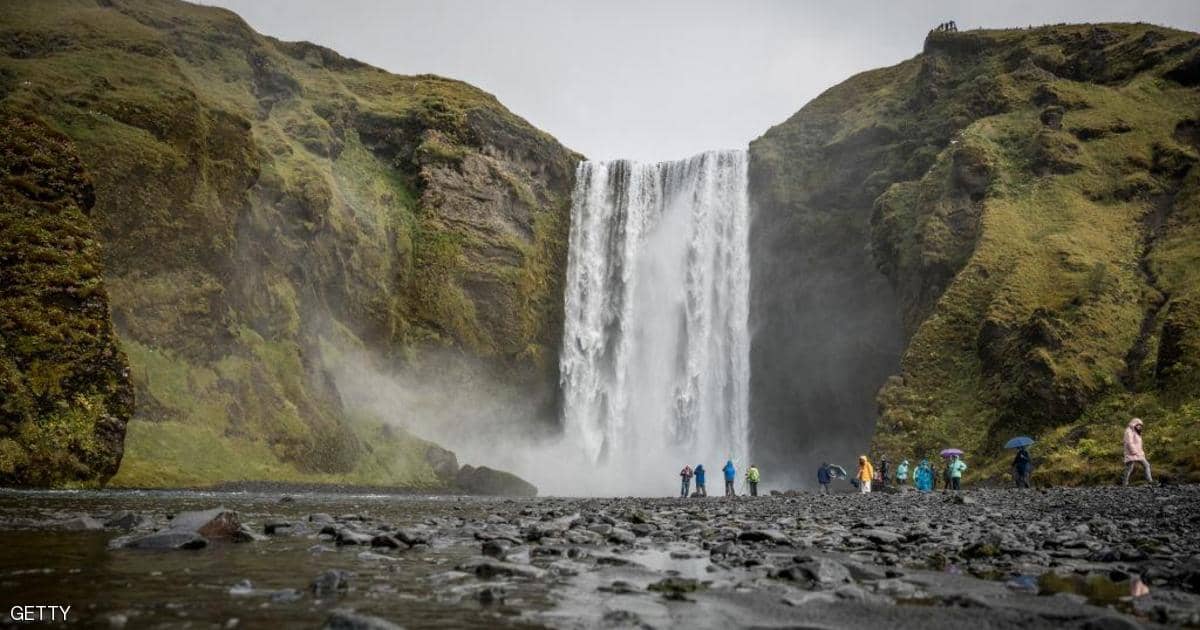 دولة أوروبية تعود إلى الحياة الطبيعية وترحب بكافة الزوار