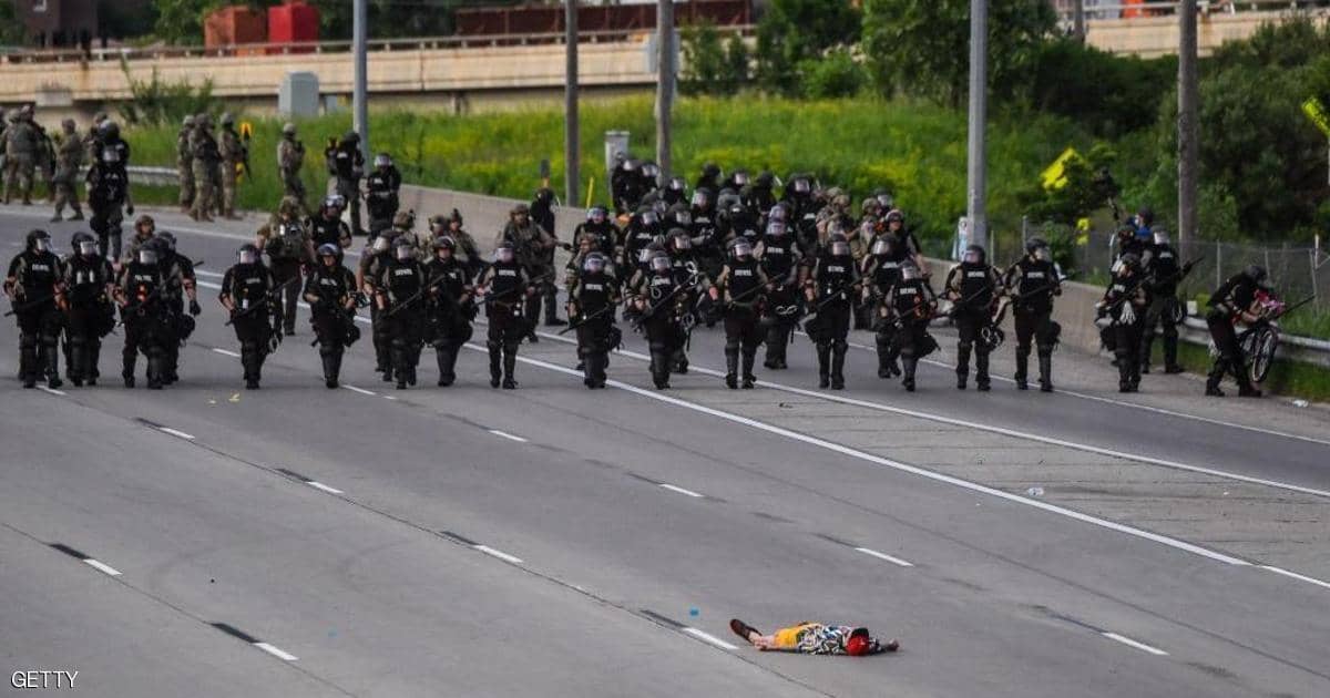 سلاح الشرطة الأميركية ضد المتظاهرين.. ما هي القنابل الصوتية؟