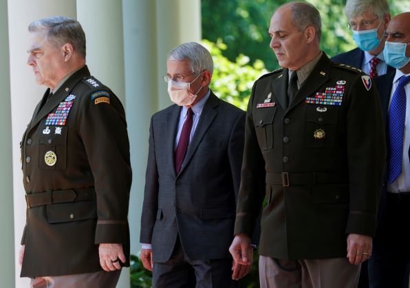 فاوتشي يحذر: ارتفاع إصابات كورونا في أمريكا قد يخرج عن السيطرة