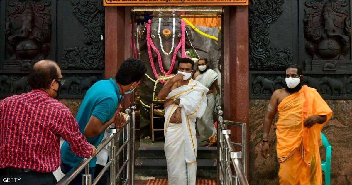 مخاوف من “ضربة قوية” لكورونا في الهند مع تخفيف القيود