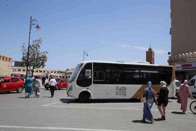 وزارة النقل تفرض شروطا صحية صارمة على الحافلات لتفادي كورونا
