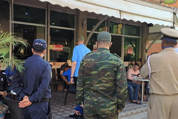 300 مخالفة و20 توقيفا بسبب الكمامة باشتوكة