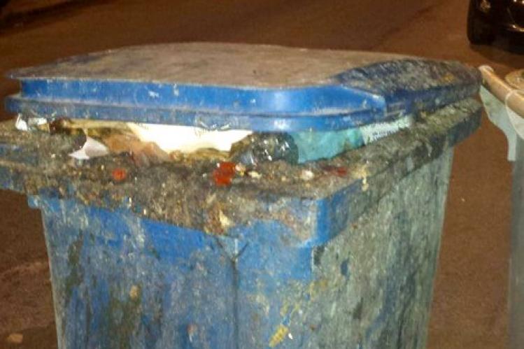 “بركاصات” متعفنة تخدش وجه حي حسان بالرباط