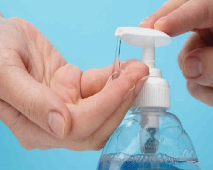 تحذير أميركي: 5 مطهرات لليدين تتسبب بالعمى والوفاة