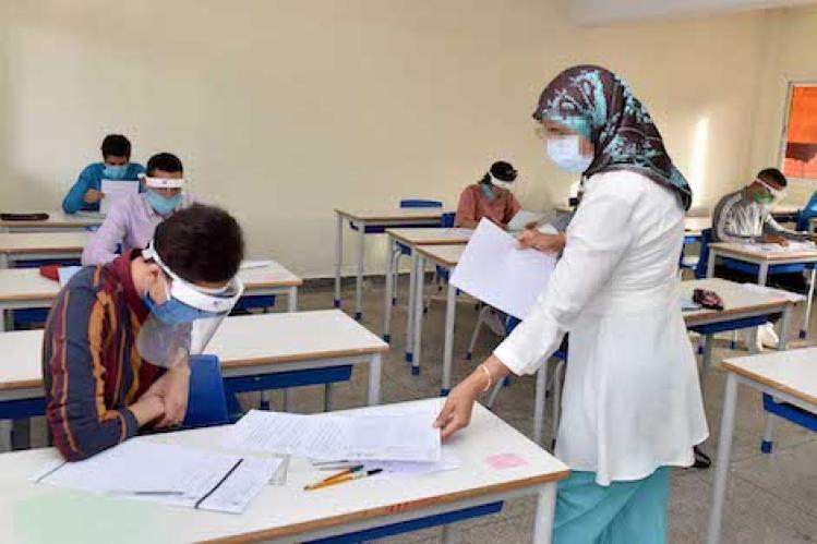 تلاميذ يشتكون صعوبة امتحان الباكالوريا في الرياضيات والفيزياء‎