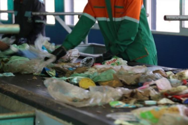 توقيف نشاط شركة “مطرح أم عزة” يهدد بإغراق العاصمة بالأزبال