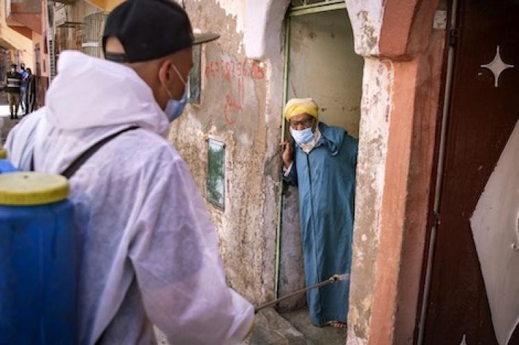 دليل معرفي يرسم “خارطة طريق” للخروج السريع من أزمة كورونا