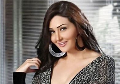 غادة عبدالرازق للعربية.نت: أحب تجسيد المرأة القوية.. وتزوجت 10 مرات