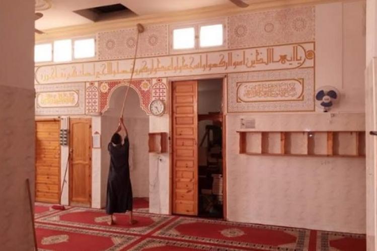 مجموعة “زيرو جائع” تتولى تنظيف مساجد بكلميم