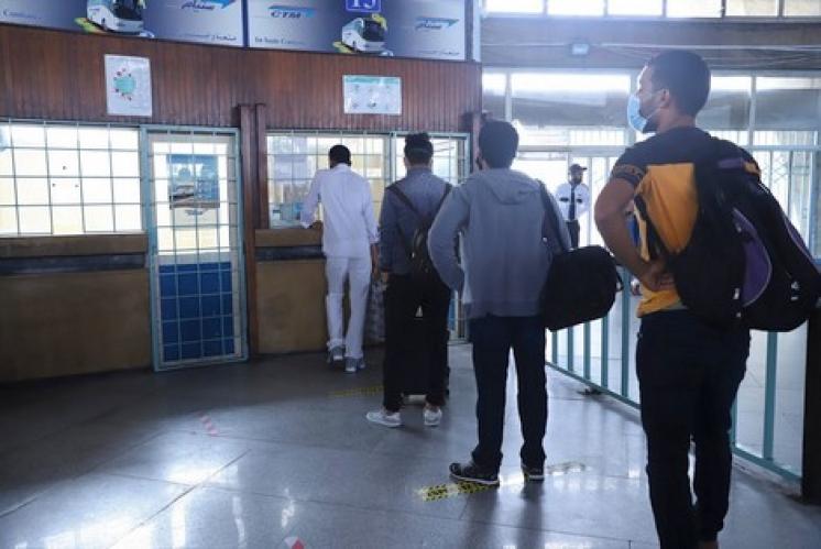 مخاوف غلاء التذاكر وقلة المقاعد تواجه المغاربة قبيل عطلة العيد