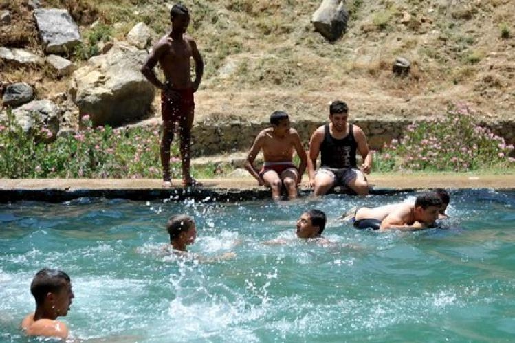 نشرة خاصة: الحرارة ترتفع إلى 44 درجة بالمغرب