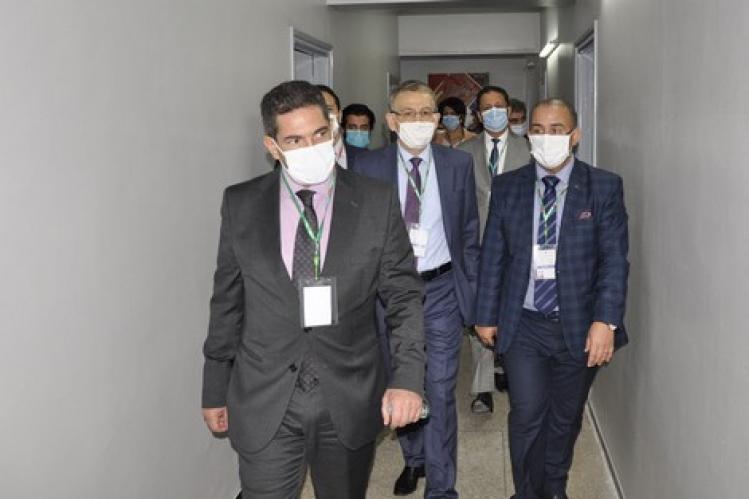 نقابيون يتهمون أمزازي بـ”الانحياز” للتعليم الخاص