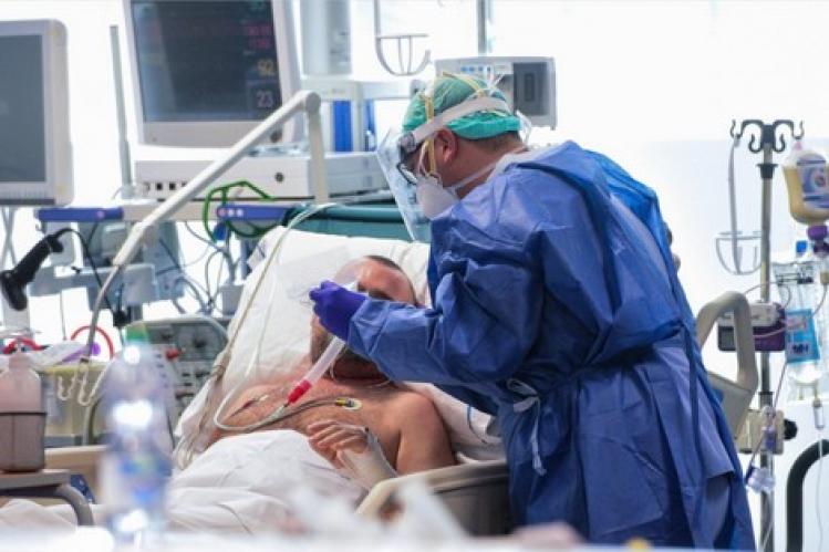 ارتفاع الحالات الحرجة لكورونا يعقد مهام أطباء الإنعاش بالمغرب