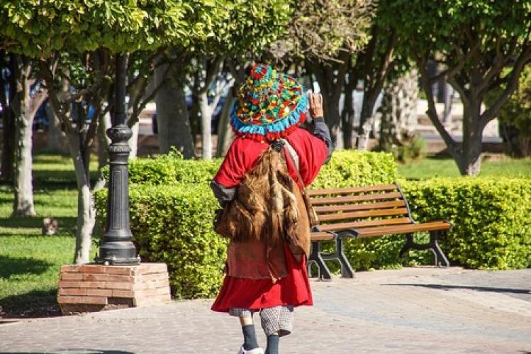 الحرارة تطرد المراكشيين صوب الحدائق وسط خشية استمرار الحجر