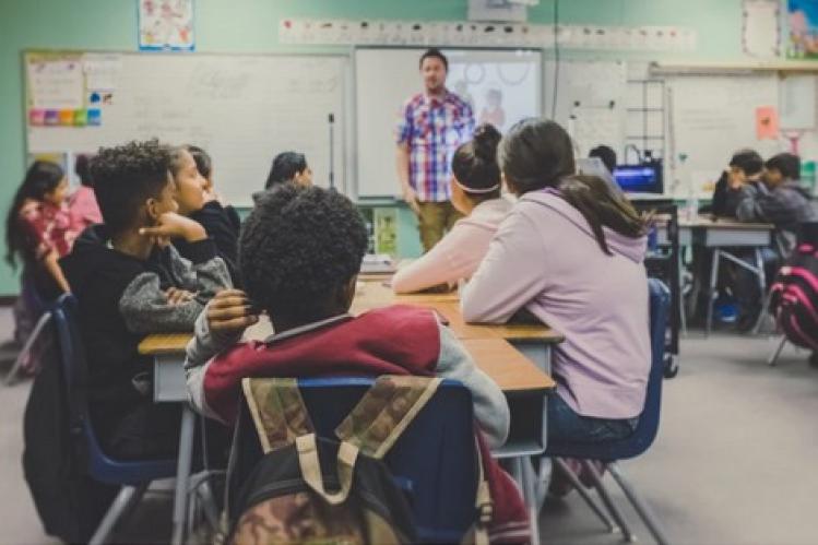 شفيق: مدارس خاصة تحابي التلاميذ بـ”نفخ النقط” لأسباب تجارية