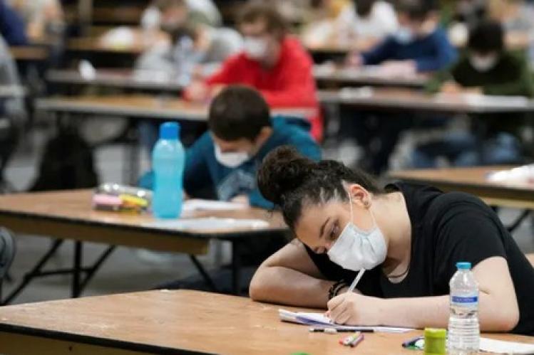 طلبة وأطر تدريسية يفضلون تأجيل الامتحانات الجامعية إلى أكتوبر