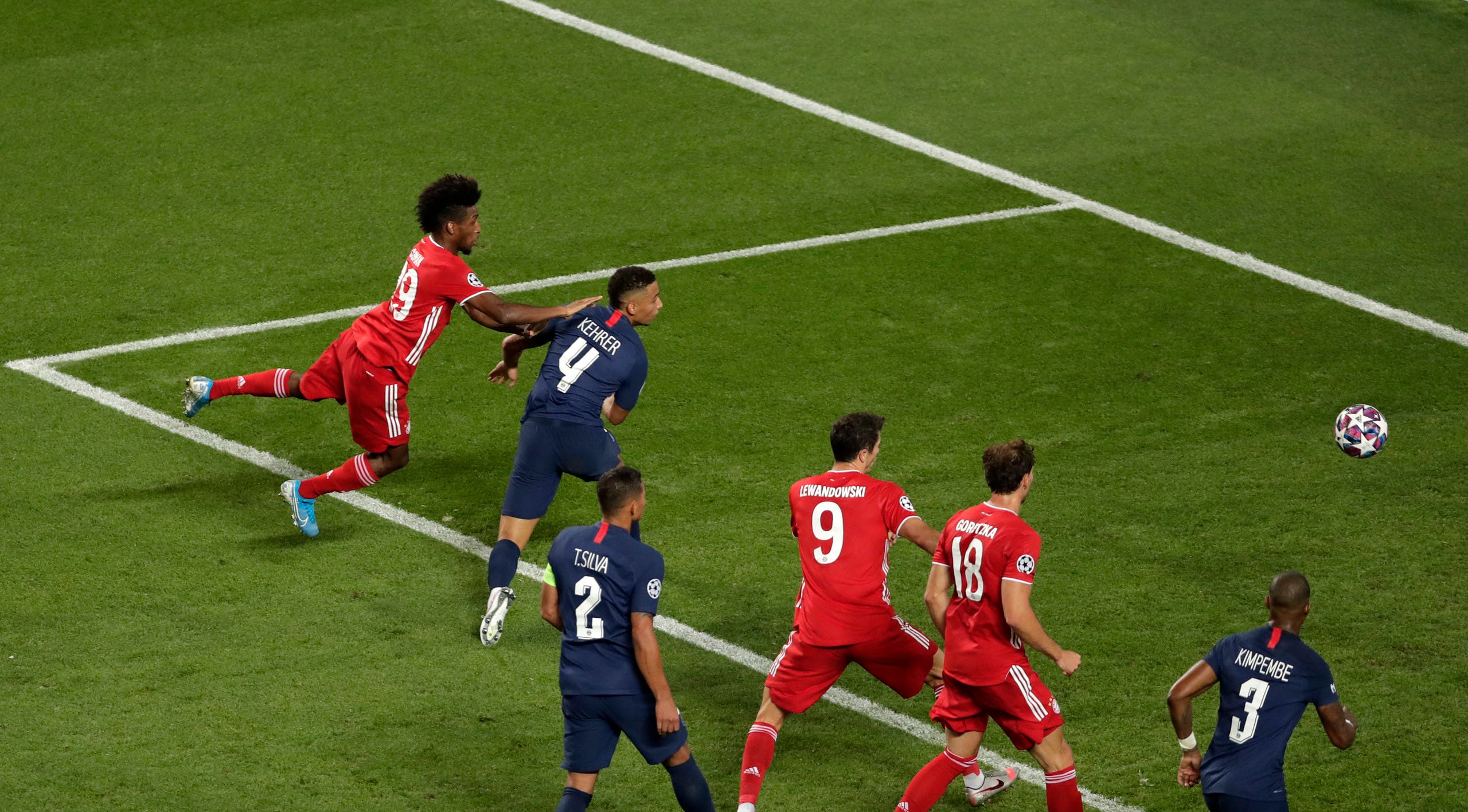 “فتى الأكاديمية” يتسبب بدموع نيمار.. وضياع “مليار يورو”