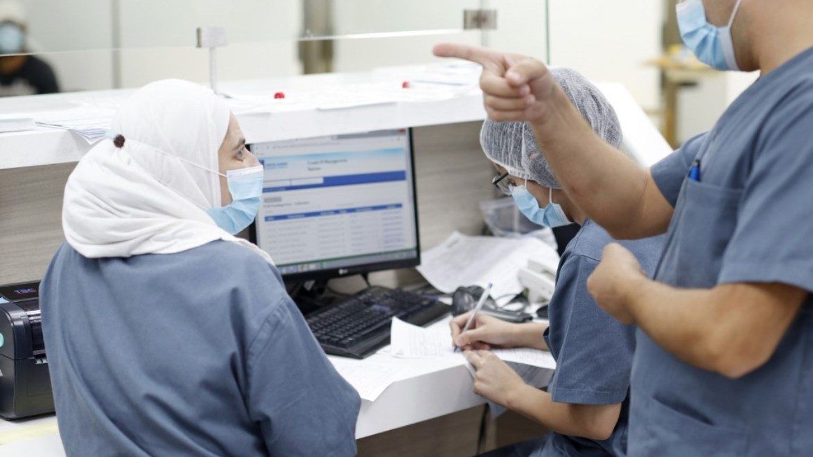 مع تخفيف تدابير الإغلاق.. إصابات كورونا تتجاوز 15 ألفاً في لبنان