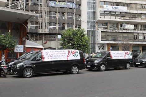 مهنيو النقل السياحي ينخرطون في إضراب وطني